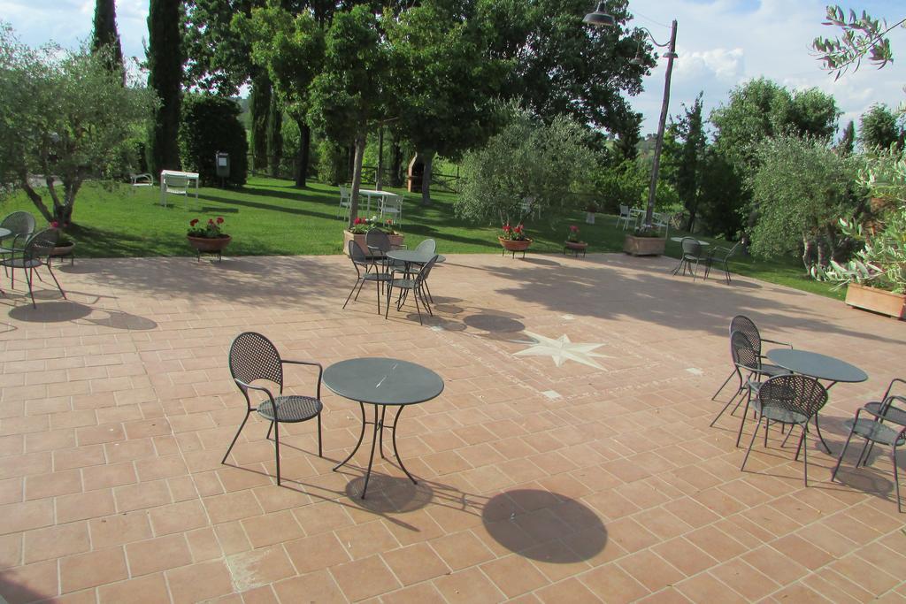 Borgo Delle More มอนติปุลเชียโน ภายนอก รูปภาพ